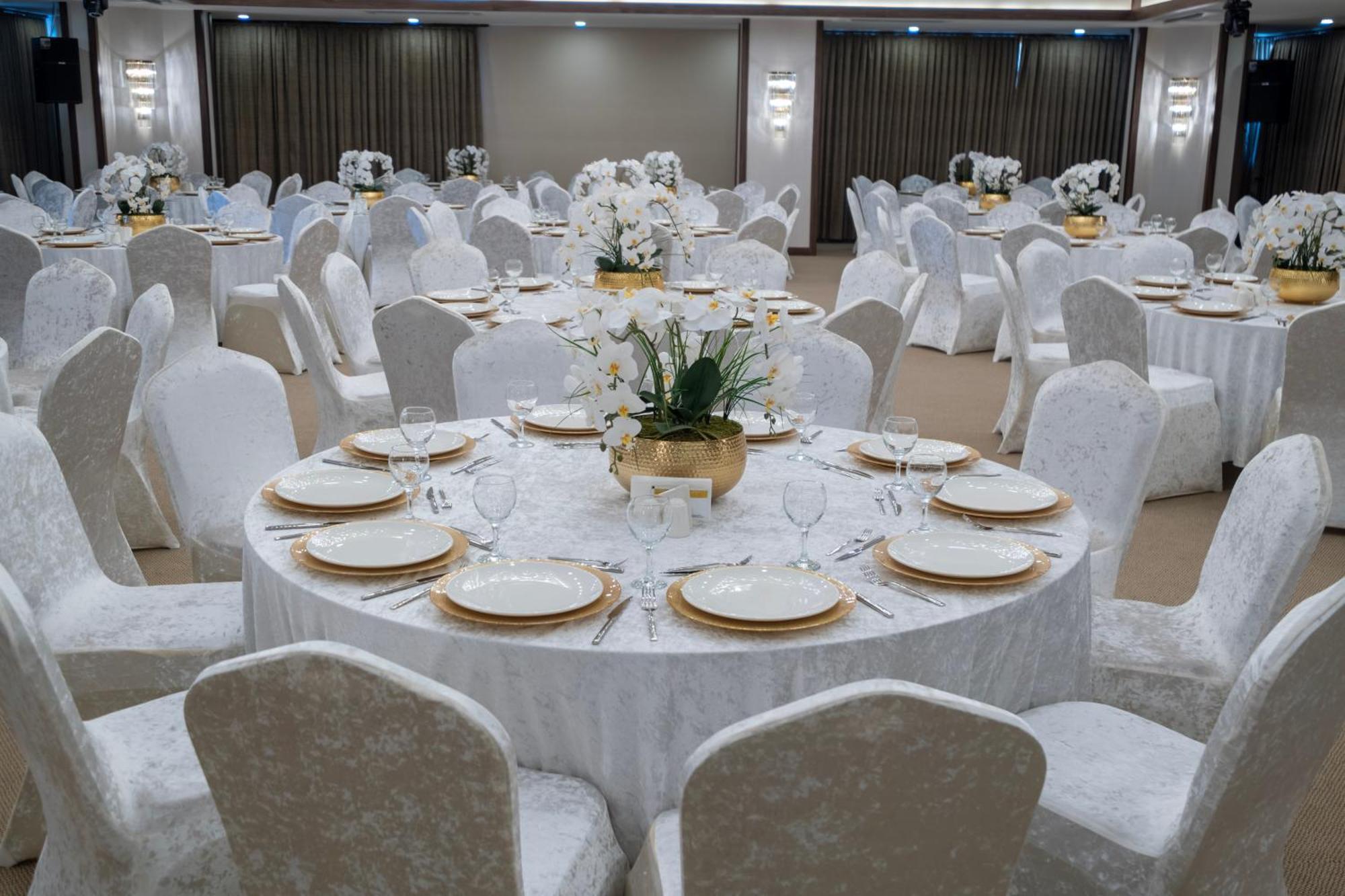 Park Dedeman Mersin Marina Çiftlik Exteriör bild