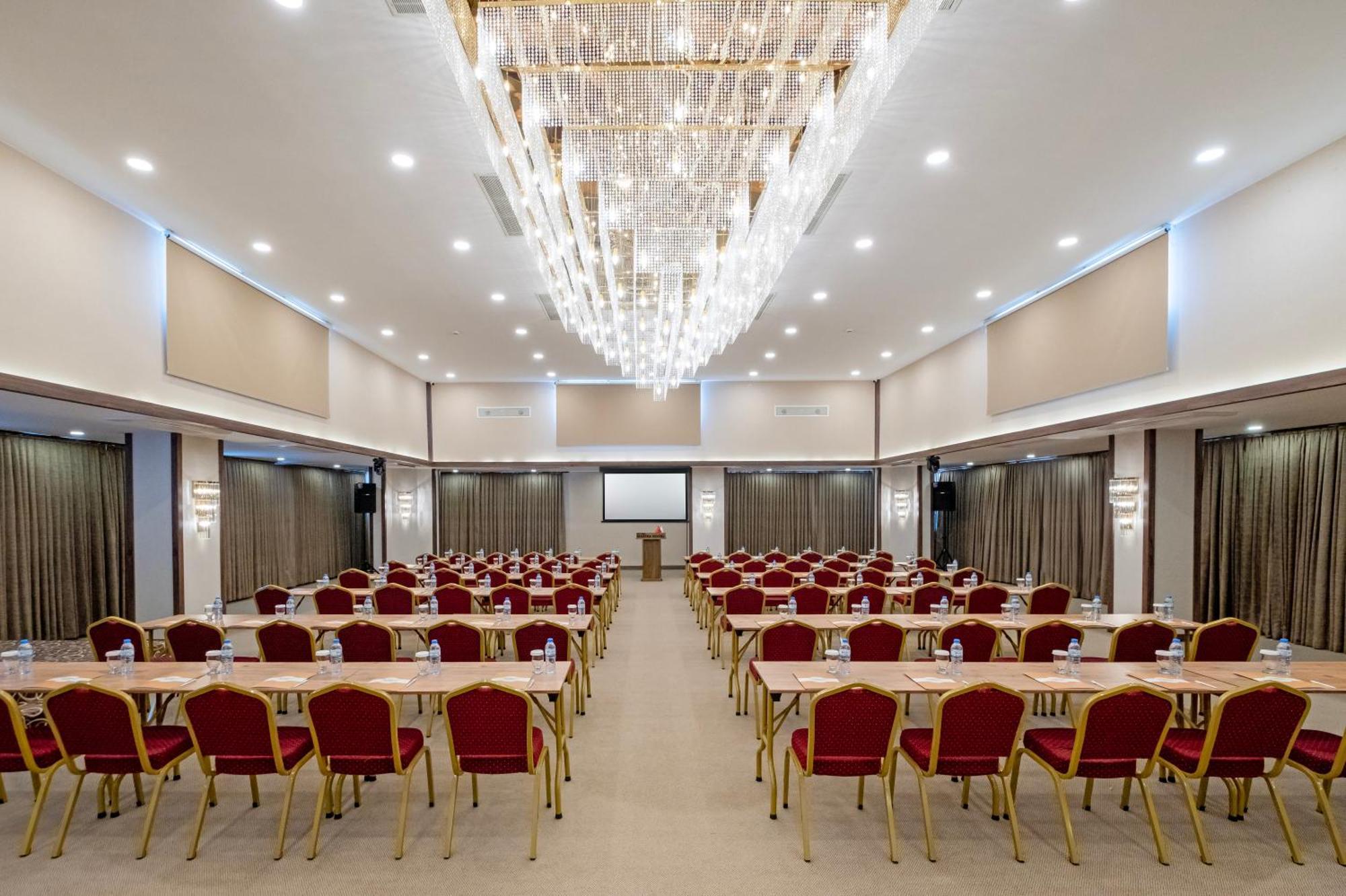 Park Dedeman Mersin Marina Çiftlik Exteriör bild
